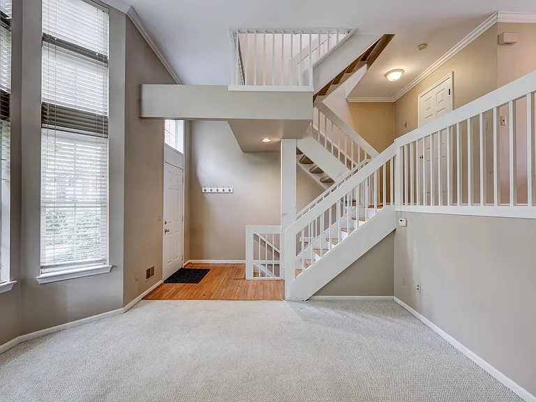 159 N Georgetown Sq — Photo 3