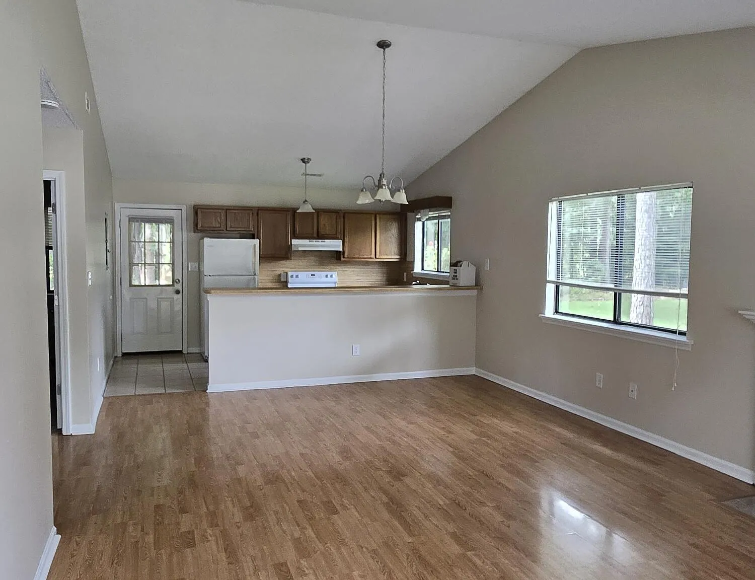 2 bed, 2.0 bath, 1000 sqft, $1,225 — Photo 4