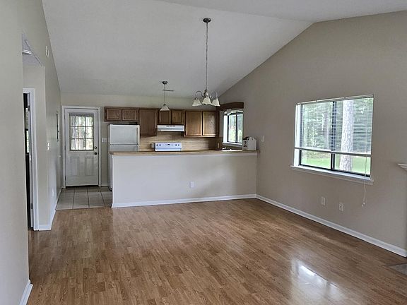 4th image of 1930 Countrywood Blvd