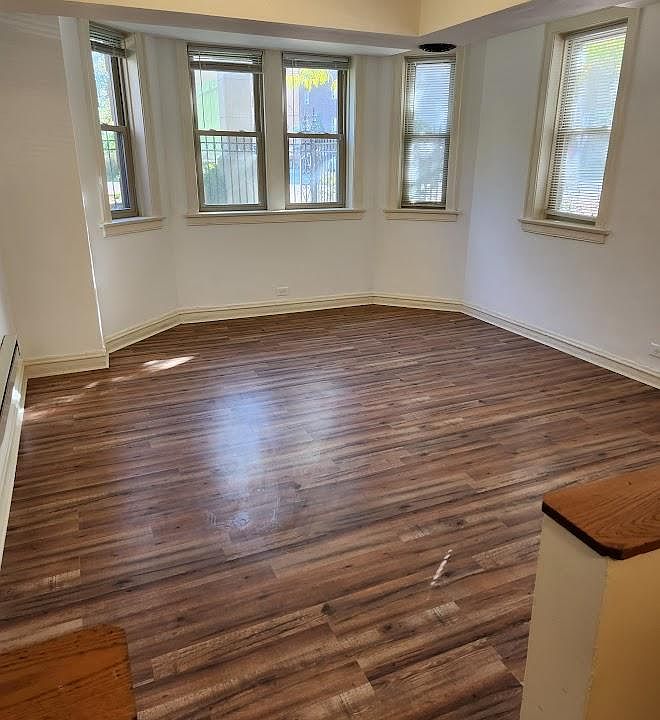 1st image of 6300 N Kenmore Ave APT G