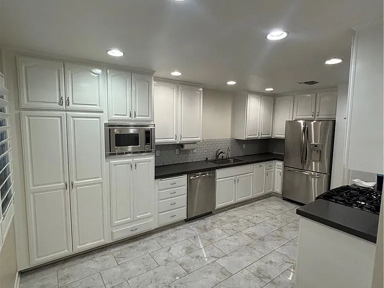 5200 White Oak Ave #36 — Photo 9