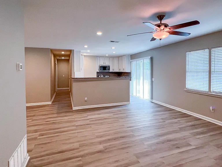 5004 Colorado Blvd — Photo 13