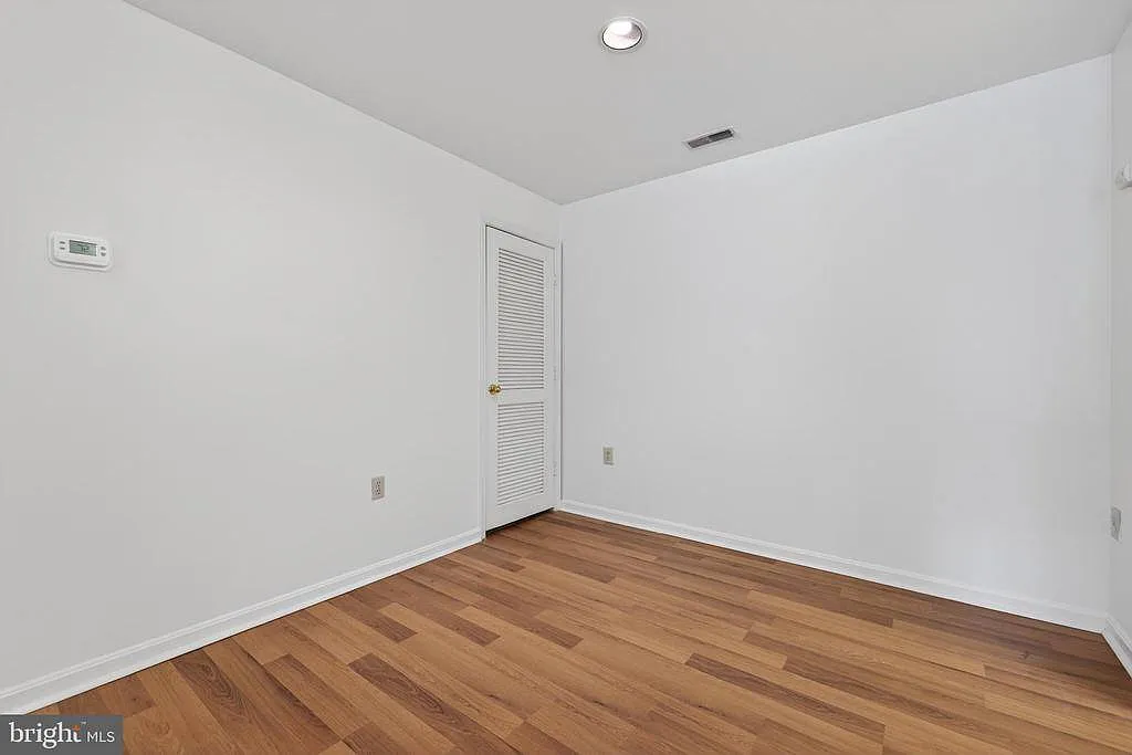 2 bed, 952 sqft, $1,900 — Photo 3