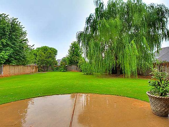 3rd image of 308 E Richmond Ter