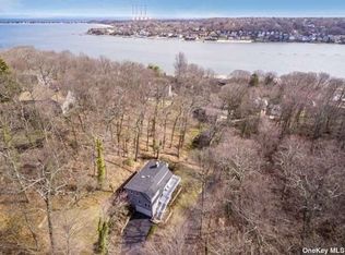 16 Judy Ct, Centerport, NY 11721