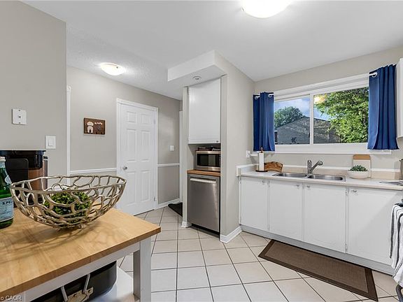 3rd image of 1420 Garth St #2