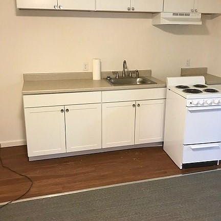 3rd image of 13628 Pennsylvania Ave APT 10