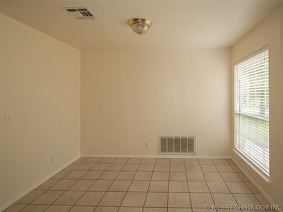 5th image of 2057 S 288 East Ave