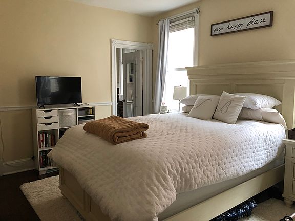 queen bed