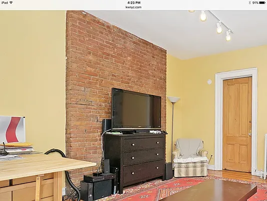 Rented by Dab Hold Corp | media 25