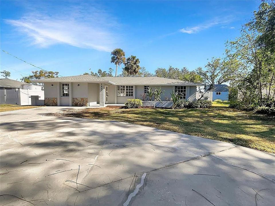 1st image of 3015 Silk Oak Dr