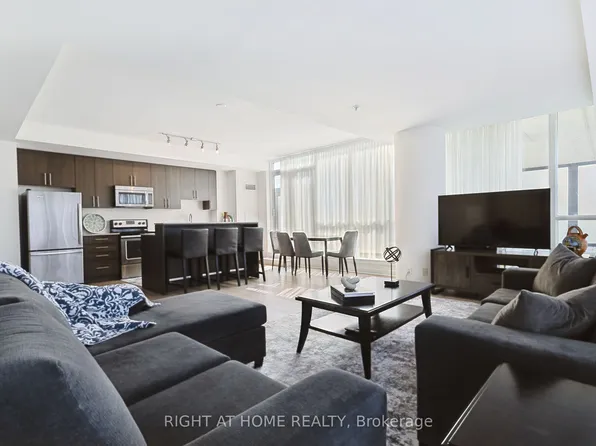 3985 Grand Park Dr #302, Mississauga, ON L5B 0H8