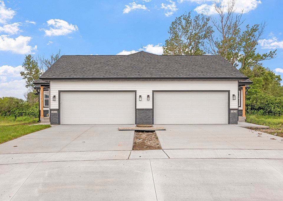 1st image of 1022 Adler Ct