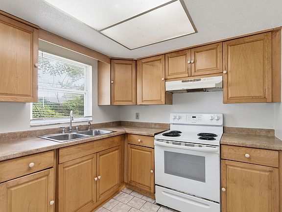 4th image of 1110 Amble Ln #1110