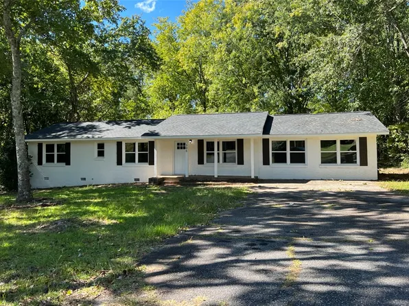 306 Andrew Pickens Dr, Seneca, SC 29678