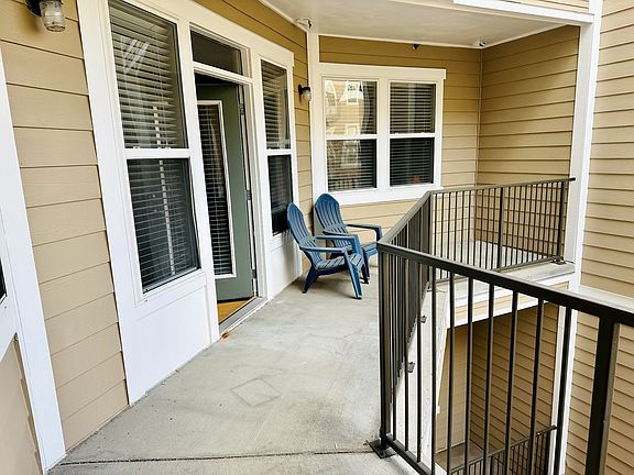 4th image of 3000 Vanderbilt Pl APT 210