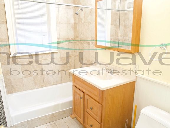 4th image of 108 Hemenway St APT 16