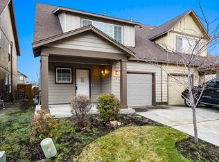 2826 SW Indian Cir, Redmond, OR 97756