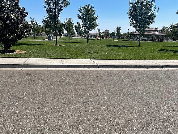 3rd image of 6048 Potters Ct
