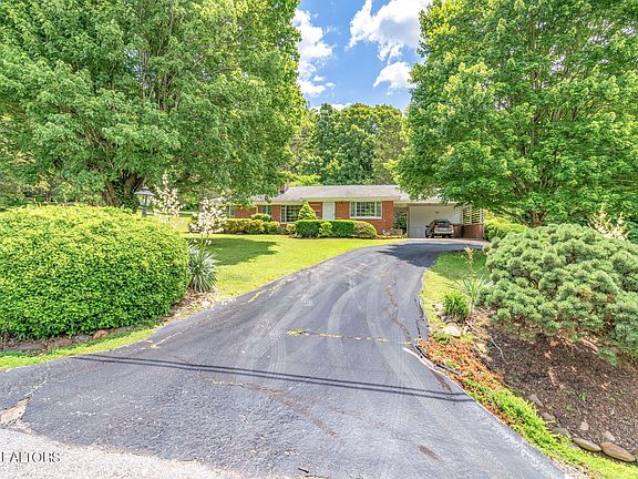 3rd image of 11060 Thornton Dr