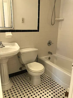 Rented by CitySites Real Estate Group | media 33