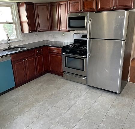 2nd image of 120 Campbell Ave
