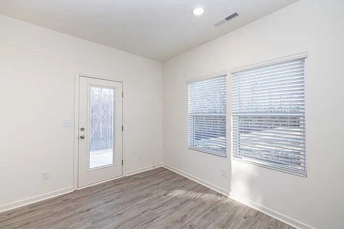105 Luna Ln — Photo 7