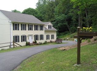 29 Maplewood Trl, Sandy Hook, CT 06482
