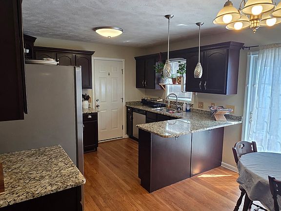4th image of 1329 Copperfield Dr