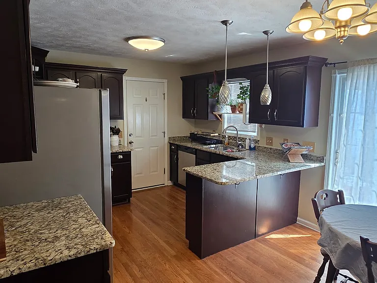 1329 Copperfield Dr — Photo 4