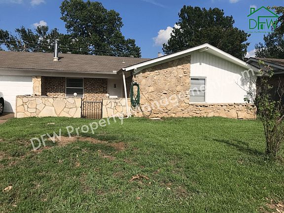 2nd image of 313 Wilshire Dr