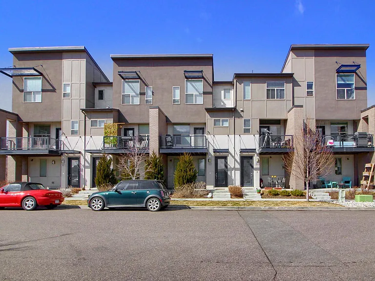 3045 Geneva St — Photo 1