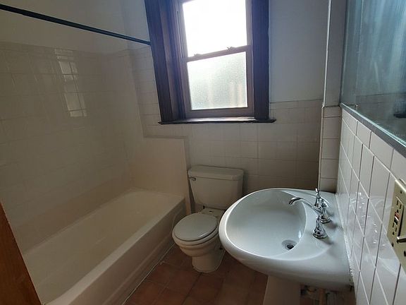 5th image of 512 Wallace Ave #512/04