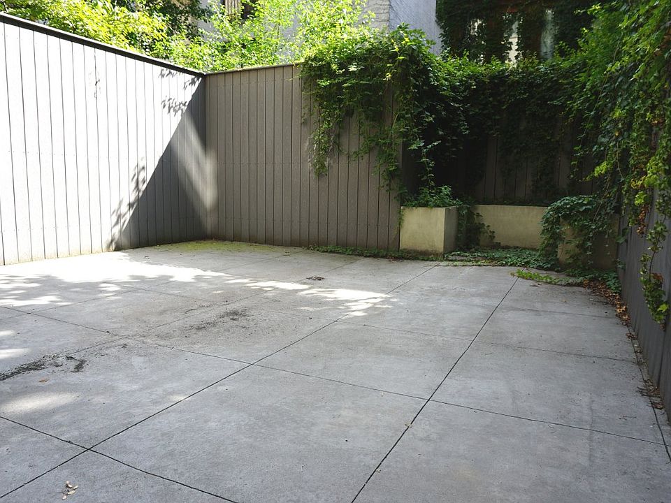 1st image of 33 W 87th St APT B