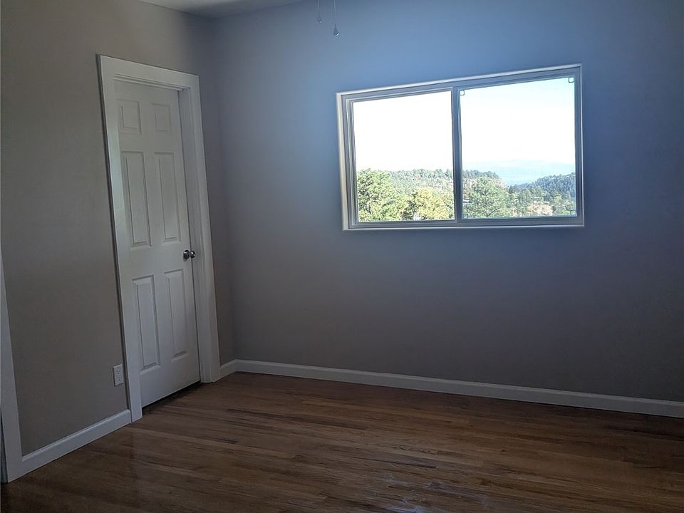2nd image of 2100 35th St #B