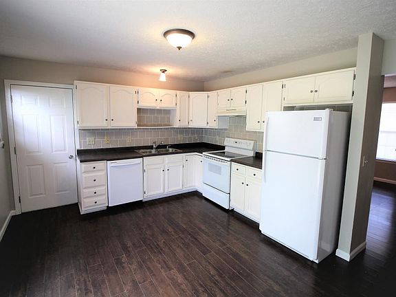 2nd image of 3910 Abnaki Way