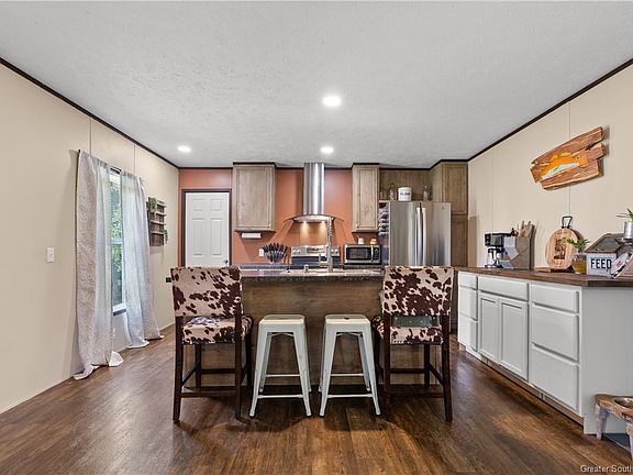 4th image of 133 Red Rose Dr