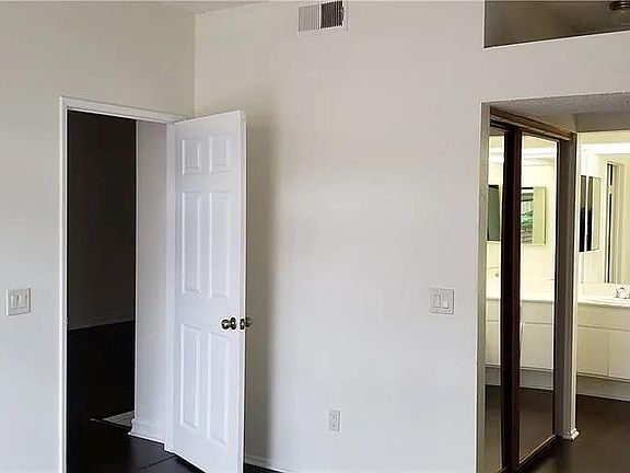3rd image of 25877 McBean Pkwy Unit 46
