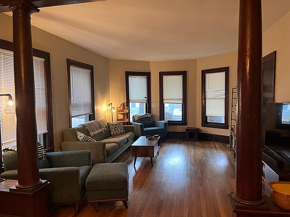 3rd image of 616 Michigan St NE APT 1