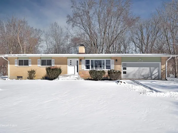 1115 Manhatas Trl, Algonquin, IL 60102