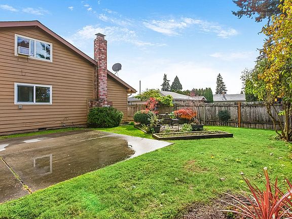 4th image of 2423 Benson Ln #2423