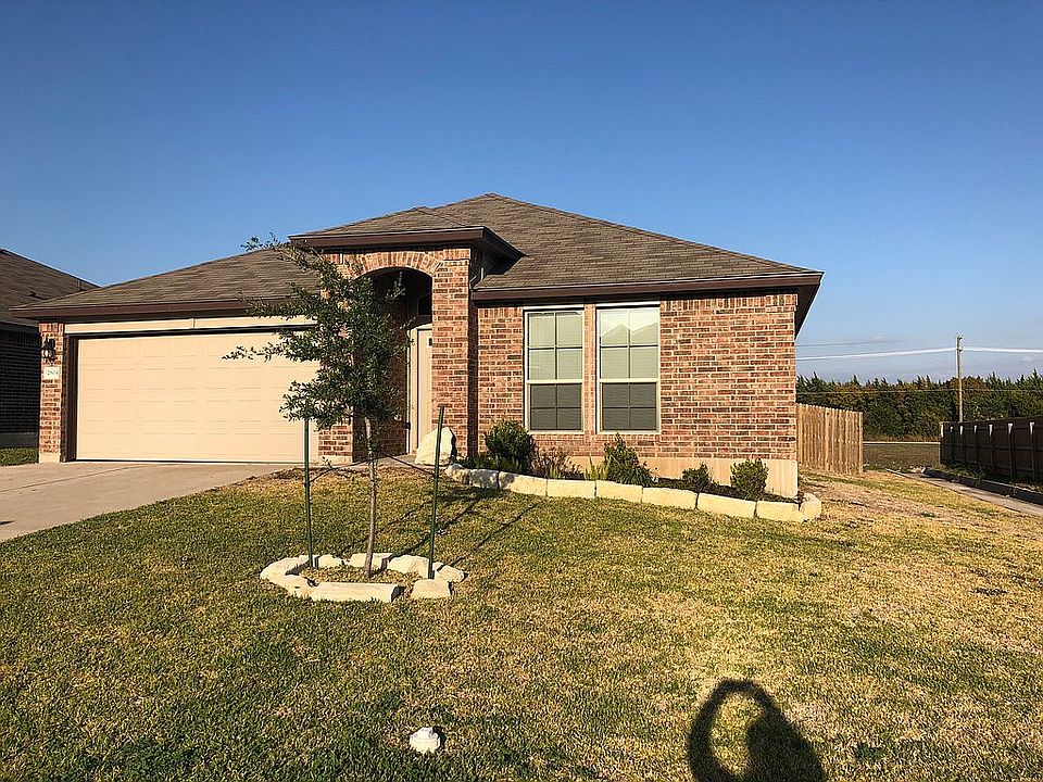 1st image of 2804 Skinner Dr