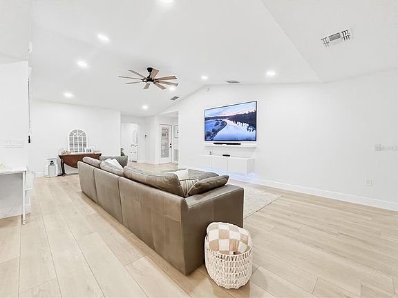 5th image of 2285 FOX WOOD COURT
