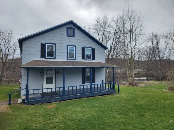 11 S Canal St, Oxford, NY 13830