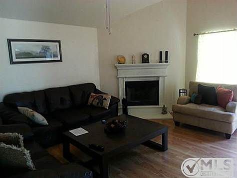 3rd image of 1008 Carlsbad Dr