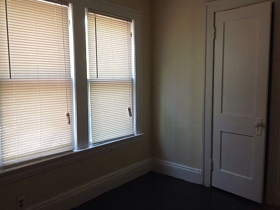 5th image of 3545 E 116th St APT 4
