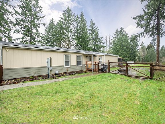 4th image of 8404 Lois Pl SE