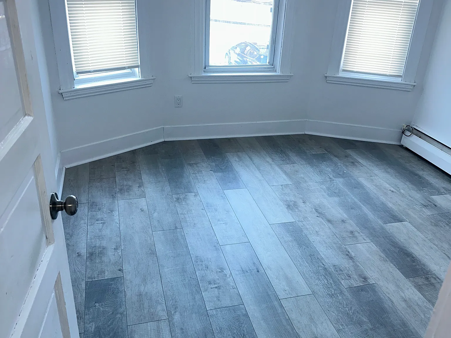 2 bed, 900 sqft, $2,400 — Photo 3