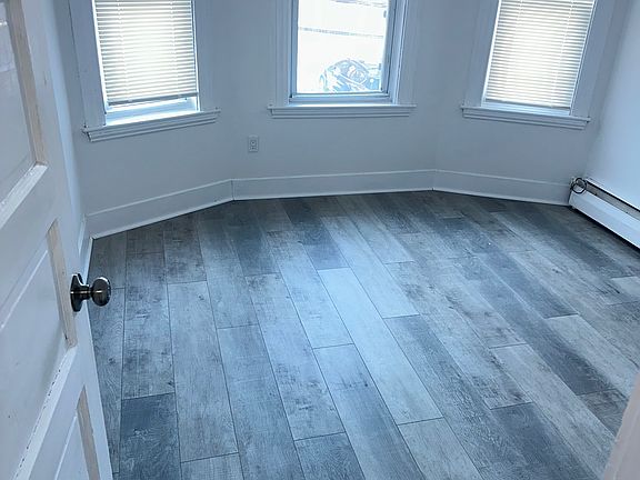 3rd image of 39 Park St #2
