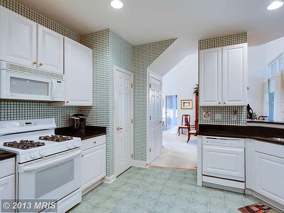 4th image of 13692 Paddock Ct